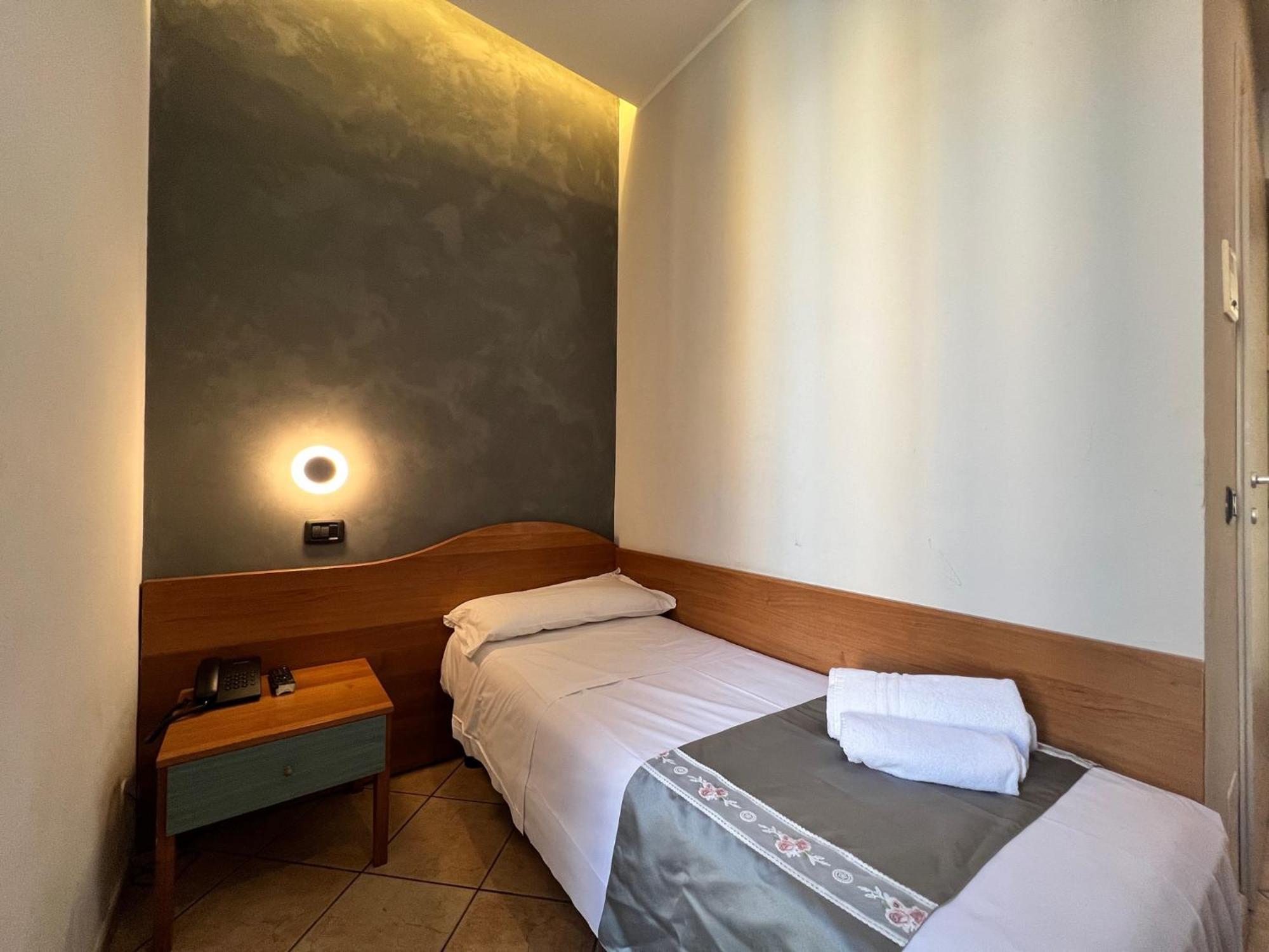 Hotel Sara Milano Exteriör bild